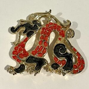 Vintage Women’s Eastern Year of the Dragon Gold Tone Enamel Brooch / Pin